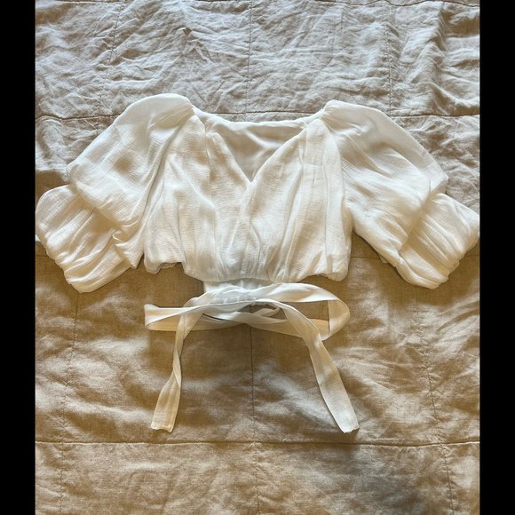 white top - Picture 1 of 1
